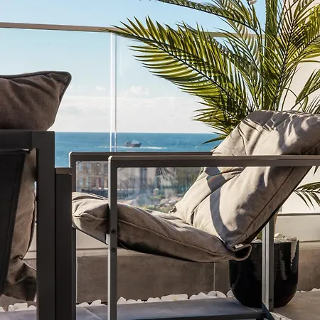 Апартаменты Hiddengems Residences 202 - The Lxr Penthouse - Pool & Steps *