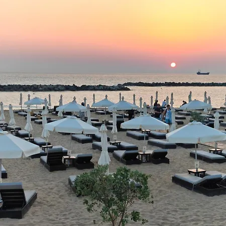 Hiddengems Residences 202 - The Lxr Penthouse - Pool & Steps Пафос