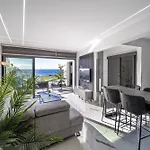 Hiddengems Residences 202 - The Lxr Penthouse - Pool & Steps