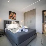 Hiddengems Residences 202 - The Lxr Penthouse - Pool & Steps Apartment