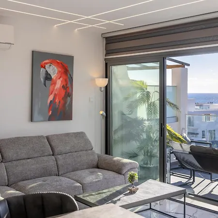 Apartment Hiddengems Residences 202 - The Lxr Penthouse - Pool & Steps