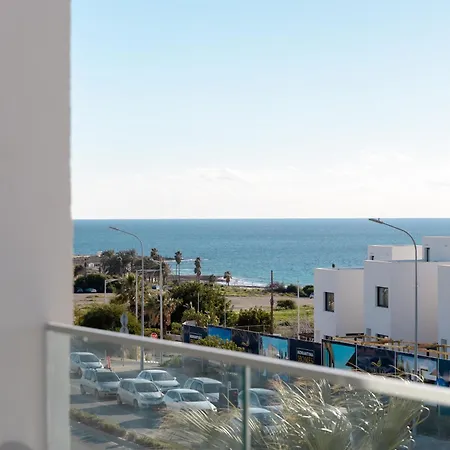 Hiddengems Residences 202 - The Lxr Penthouse - Pool & Steps דירה Paphos