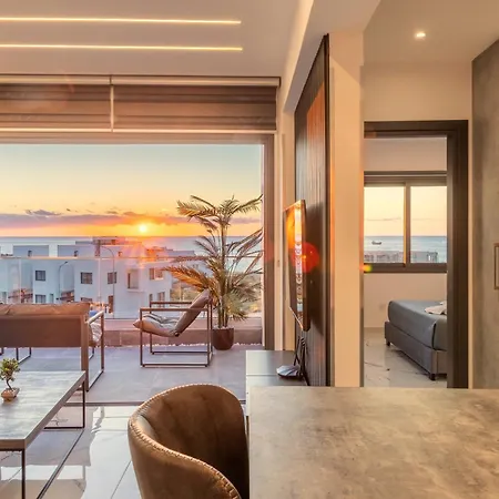 Hiddengems Residences 202 - The Lxr Penthouse - Pool & Steps * Paphos