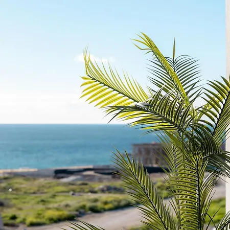 Hiddengems Residences 202 - The Lxr Penthouse - Pool & Steps דירה Paphos
