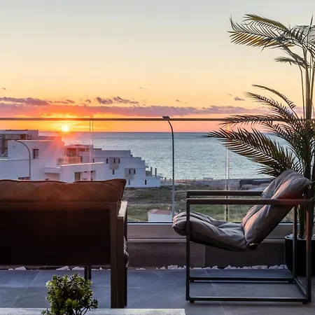 דירה Hiddengems Residences 202 - The Lxr Penthouse - Pool & Steps