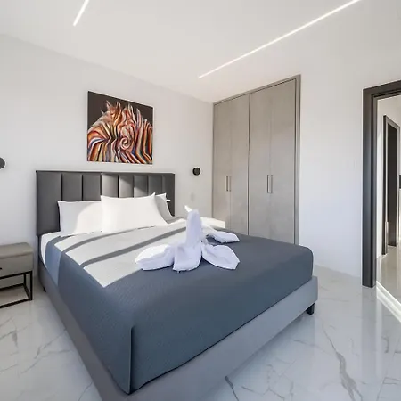 Hiddengems Residences 202 - The Lxr Penthouse - Pool & Steps *