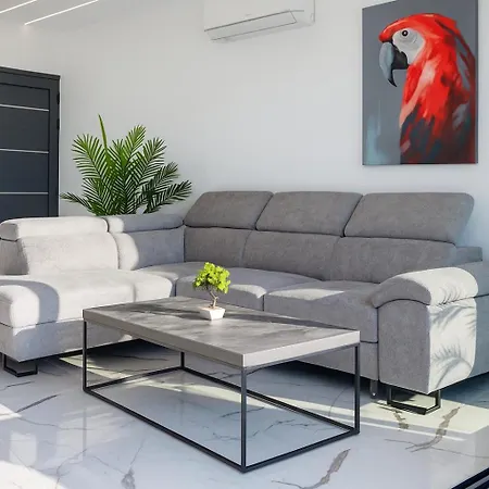 Hiddengems Residences 202 - The Lxr Penthouse - Pool & Steps