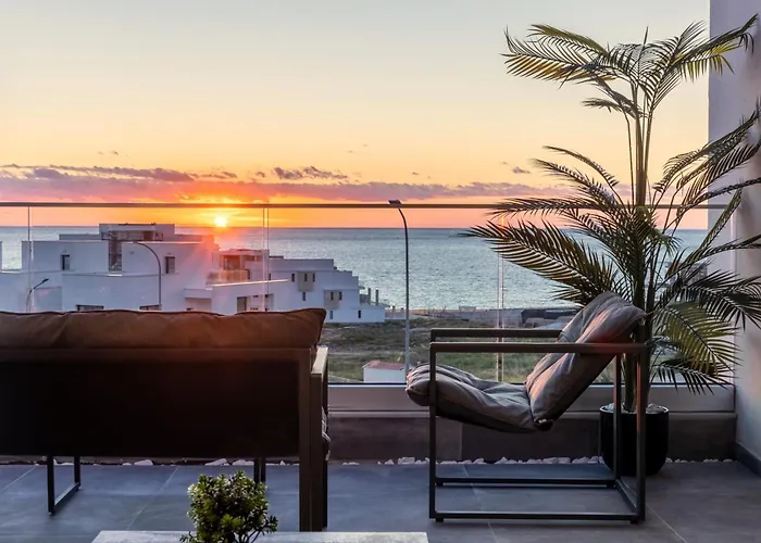 Apartamento Hiddengems Residences 202 - The Lxr Penthouse - Pool & Steps